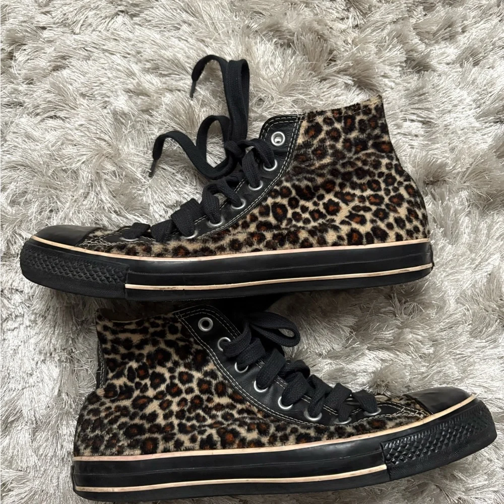 Converse faux fur leopard Print High-Top Sneakers - Picture 3 of 10